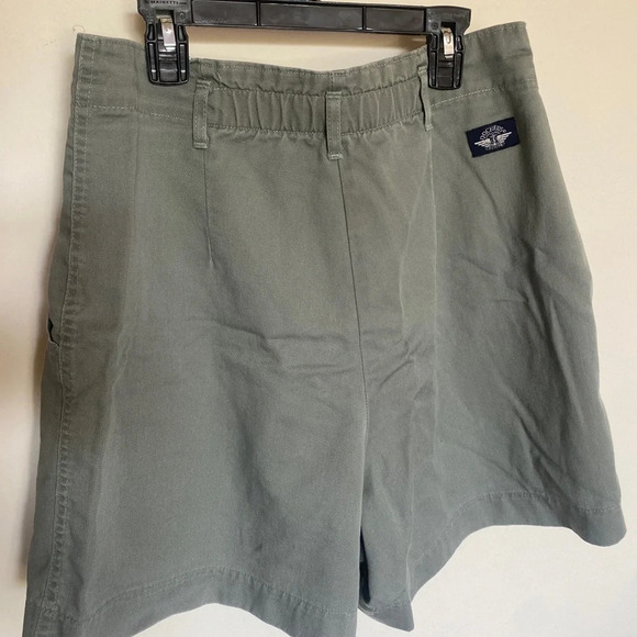 VINTAGE Dockers Green High Waist Pleated Shorts - 15” waist - Picture 4 of 5